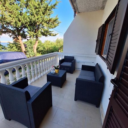 Apartamento Kuca Za Odmor Coccoli Karlobag Exterior foto
