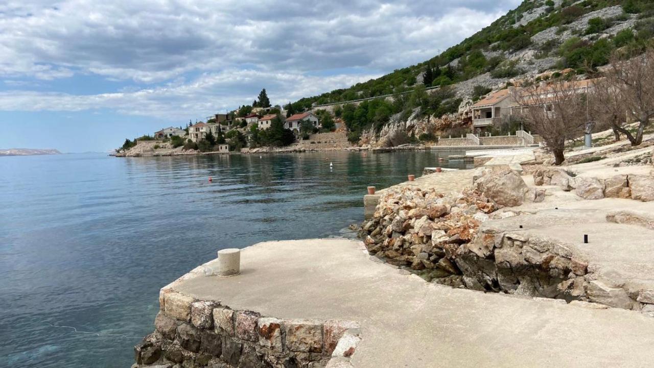 Apartamento Kuca Za Odmor Coccoli Karlobag Exterior foto