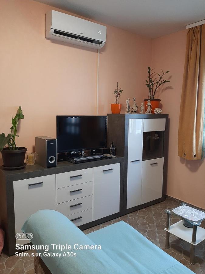 Apartamento Kuca Za Odmor Coccoli Karlobag Exterior foto